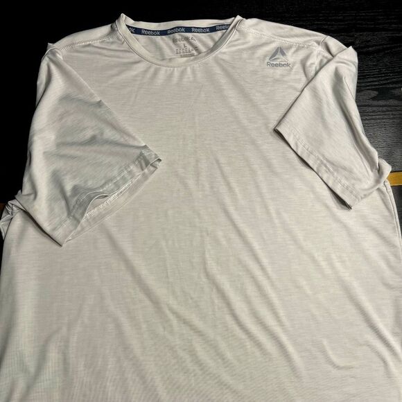 Reebok Short Sleeve Shirt Size XL Light Gray EUC - Picture 2 of 5